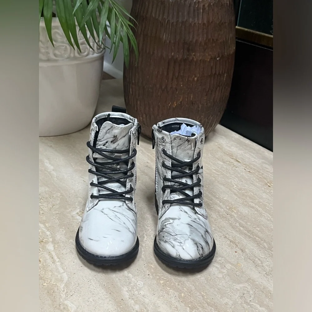 NWT M I A Toddlers Lil Tanya Moto Boots